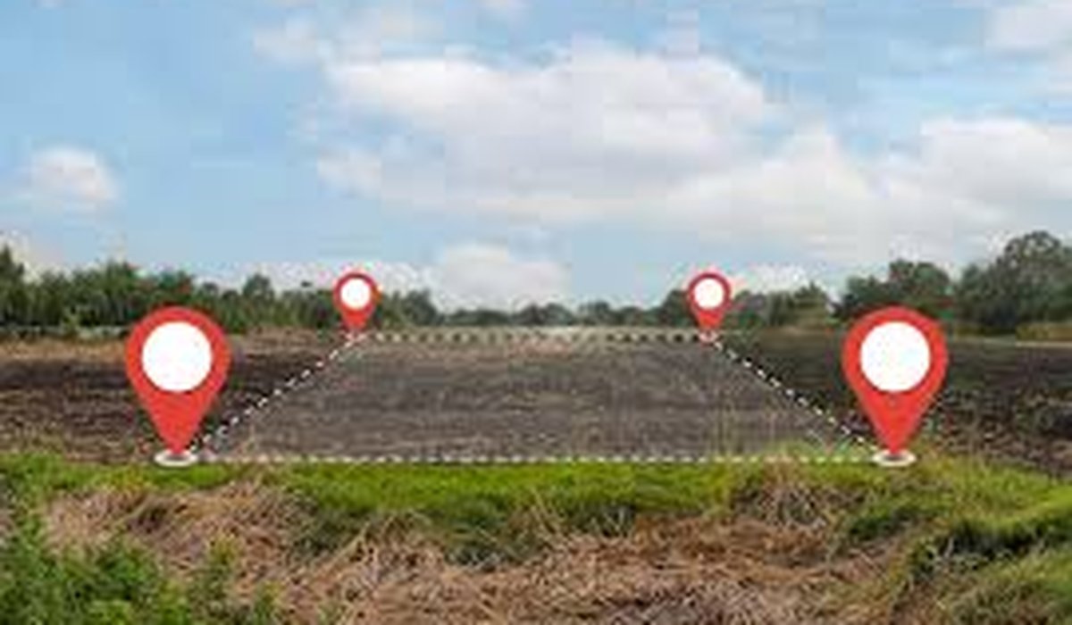 Rectangular parcel with boundary markers overlay (sample deal)